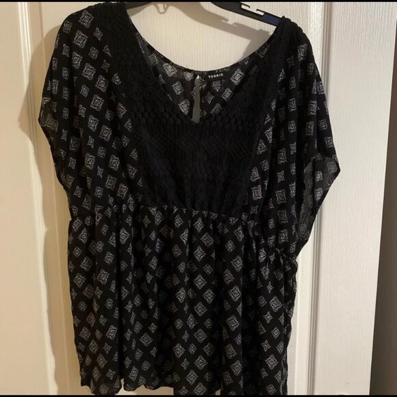 TORRID black boho DIAMOND PRINT GAUZE LACE BABYDOLL‎ TOP - Picture 3 of 6
